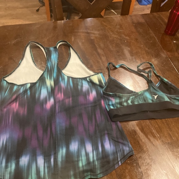 Old Navy tank top and bra-large - Picture 2 of 3